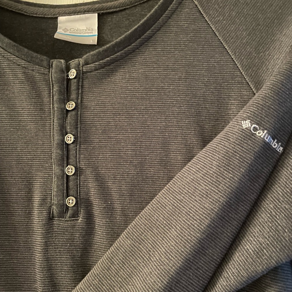 Brand new grey Columbia Henley - Size L